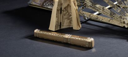 Colored gold wax case, late Louis XVI period...
