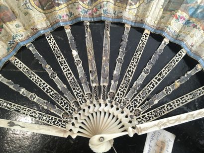 null Fan from the 2nd half of the 18th century

The strands in openwork ivory, the...