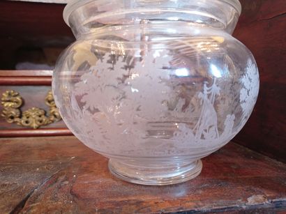 null Drageoir en cristal à décor tournant gravé à l'acide de scènes de pêche, XIXe...