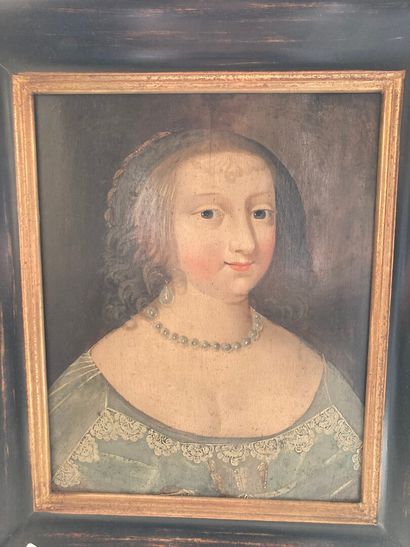 null École FRANCAISE dans le goût du XVIIe s.

Portrait en buste d'une femme au collier...
