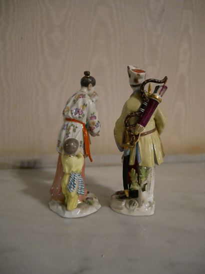 null Rez-de-chaussée 

Meissen - Deux statuettes en porcelaine polychrome représentant...