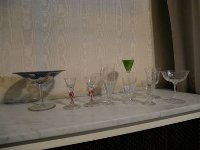 null Rez-de-chaussée 

Lot de verres dont deux en cristal de Bohème sur piédouche,...