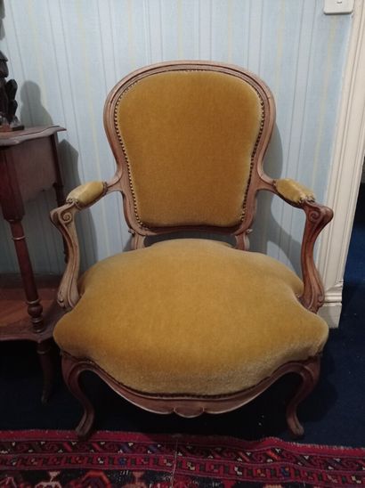 null 1er étage 

Lot comprenant une paire de fauteuils de style Louis XV, un fauteuil...