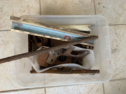 Lot of reproductions, including hinges of...
