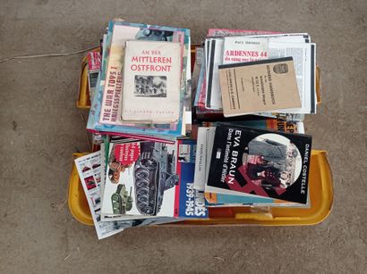 Lot of books, magazines, manuals and miscellaneous.