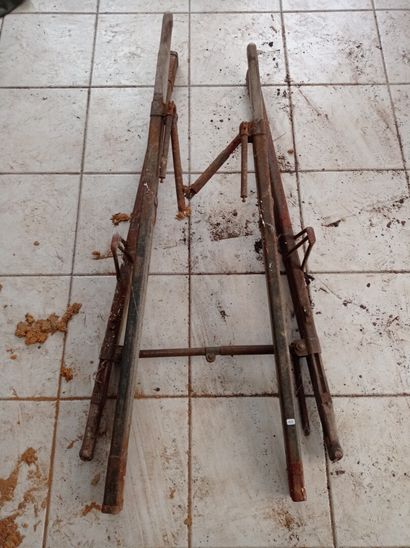 null Lot of 2 parts of removable stretcher. (missing the canvas)