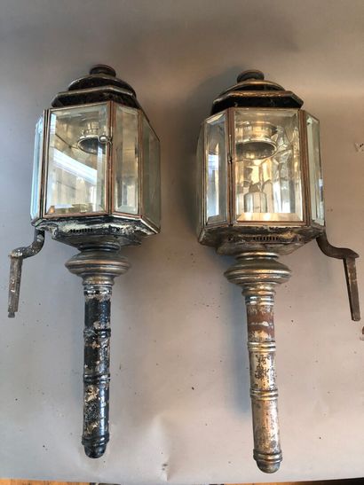null Pair of gala lanterns signed Corbe in Paris. In metal formerly silvered, we...