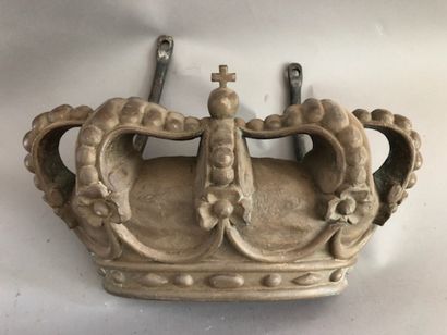 null An important bronze carriage crown (?), 19th century. H.29 l.42 cm