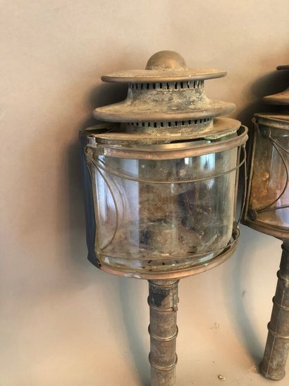 null Pair of early 19th century lanterns, to be restored, damaged. Silver plated...