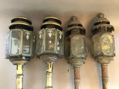 null Deux paires de lanternes de gala à pans coupés, à restaurer. H.65 cm