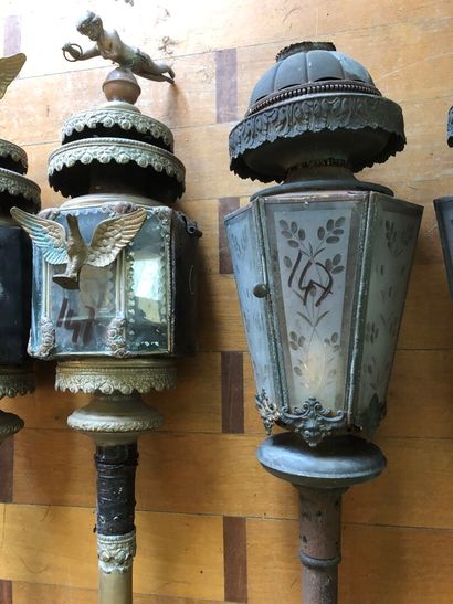 null Two pairs of gala lanterns to restore. 

H.80 cm

Accidents and missing par...