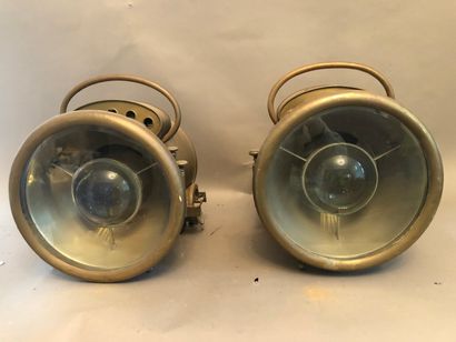 null Pair of very important public car lanterns in brass, the glasses bevelled and...