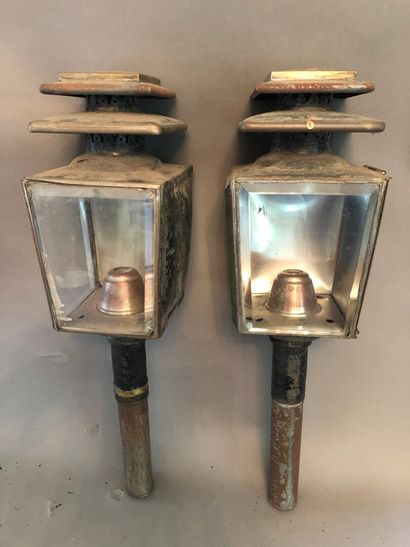 null Pair of small trapeze lanterns, signed Richard frères in Abbeville. 

H.46 ...