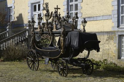 null Large first class hearse. 

Manufacturer : Quesnel, coachbuilder in Brussels.

Important...