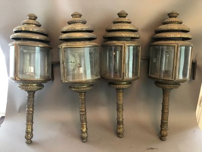 null Rare suite de quatre lanternes de gala en laiton doré d'époque Napoléon III....