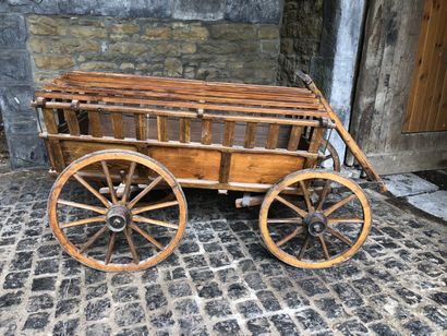 Small poultry cart in varnished wood with...