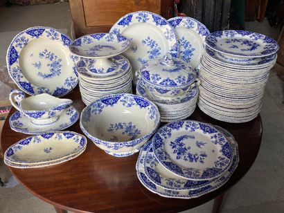 Manufacture de GIEN. Manufacture of GIEN.

Important earthenware service decorated...