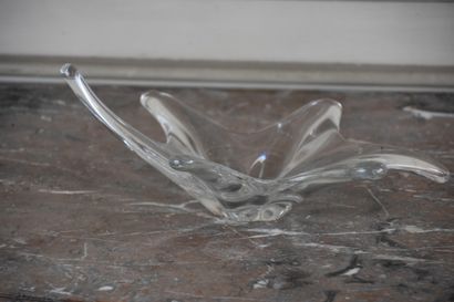 null Coupe à fruits en cristal de Baccarat 

Signée sous la base 

L. 35 cm