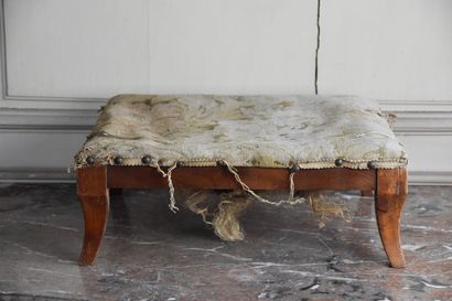 null Set of two foot stools and a small child's chair, 19th century

H. 17 W. 46...