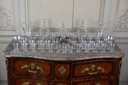 null Baccarat crystal serving set 

Michelangelo model 

Including two wine decanters...