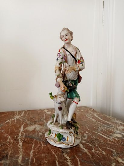 null Ludwisburg porcelain statuette of an elegant man, late 19th century

H. 24.5...