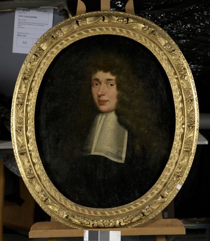 null FRENCH SCHOOL circa 1700

Portrait of a man

Oval canvas.

Old restorations.

75,5...