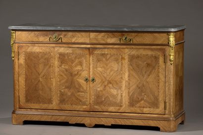 null Louis XVI style rosewood veneered sideboard, circa 1900

It opens with two drawers...