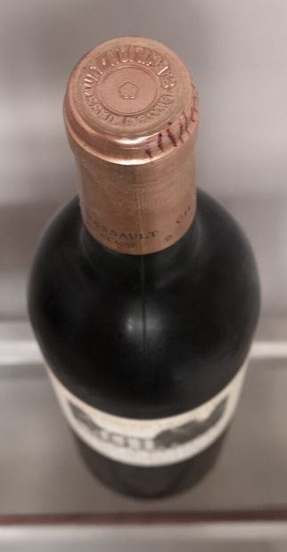 null 1 bouteille Château DASSAULT - Saint Emilion Grand Cru 1995 Etiquette légèrement...