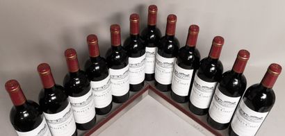 null 12 bouteilles Château PONTET CANET - Pauillac 2000 En caisse bois.