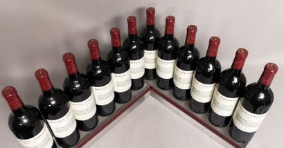 null 12 bottles DOMAINE DE CHEVALIER - Grand Cru Classé de Graves 2000 In wooden...