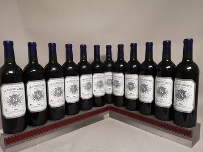 null 12 bouteilles Château LA CONSEILLANTE - Pomerol 2000 En caisse bois.