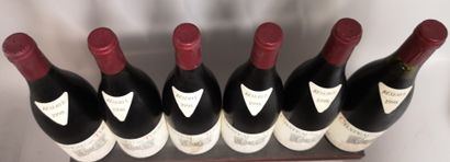 null 6 bouteilles CHATEAU DES TOURS Vacqueyras - (RAYAS) 1998 Etiquettes légèrement...