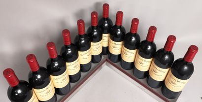  12 bottles CLOS DU MARQUIS - Saint Julien 2000 In wooden case.