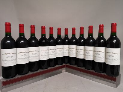 null 12 bottles LE PETIT CHEVAL - Grand Cru de Saint Emilion 2nd wine of Château...
