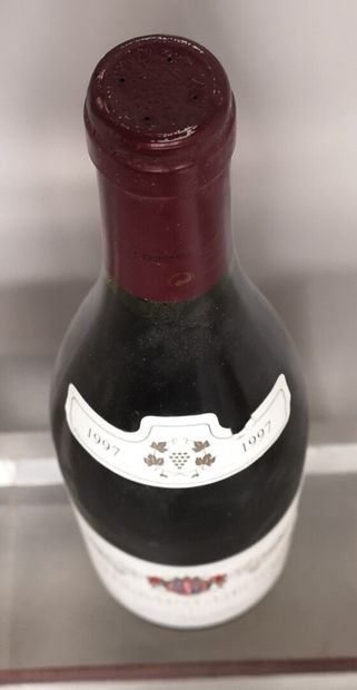  1 bouteille NUITS SAINT GEORGES - Louis D'Armont 1997 Etiquette légèrement marq...