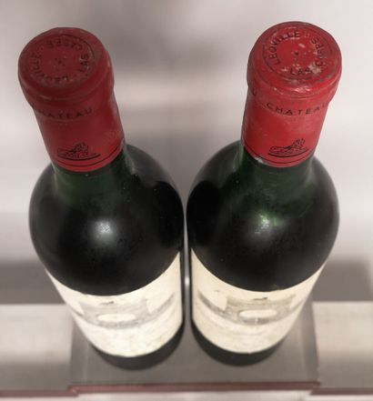 null 2 bottles Château LEOVILLE LAS CASES - 2nd GCC Saint Julien 1970 Stained labels....