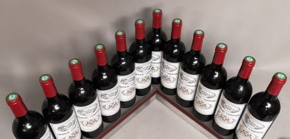 null 12 bouteilles Chateau CAMENSAC - 5e GCC Haut Médoc 1998 En caisse bois. Etiquettes...