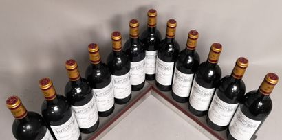 null 12 bottles Château BELGRAVE - 5th GCC Haut Médoc 2000 In wooden case.
