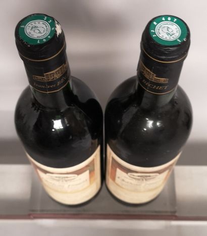 2 bouteilles Château FOUGAS "Cuvée Prestige" - Côtes de Bourg 2001 Etiquettes légèrement...
