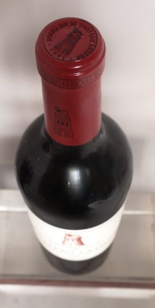 null 1 bottle Château LATOUR - 1er GCC Pauillac 2001