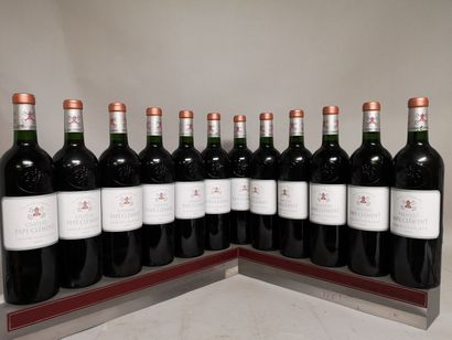 null 12 bottles Château PAPE CLEMENT - Grand Cru Classé de Graves 2003 In wooden...