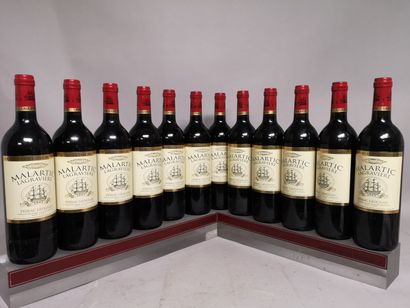 null 12 bouteilles Château MALARTIC LAGRAVIERE - Grand Cru Classé de Graves 2002...