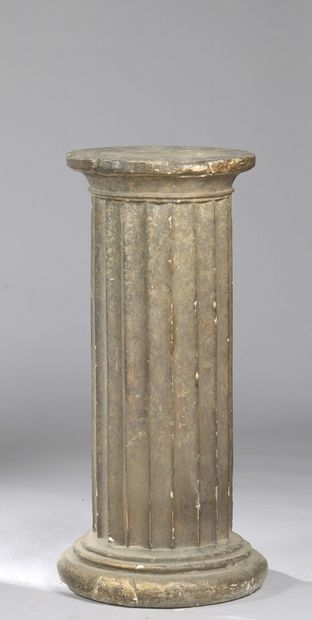 Colonne Fluted COLUMN in stained plaster.

Accidents and missing parts.