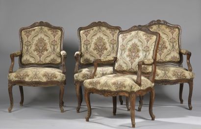 SUITE DE QUATRE FAUTEUILS à dossier plat A SET OF FOUR FLAT-BACKED ARMCHAIRS in natural...