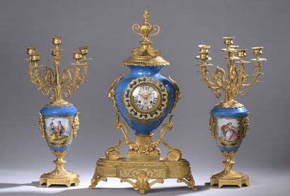 GARNITURE DE CHEMINEE en porcelaine A Louis XVI style porcelain CHIMNEY with a celestial...