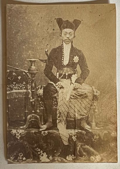  PORTRAITS ET SCÈNES DE COURS JAVANAISES, Java, début des années 1860 
Folio, relié...