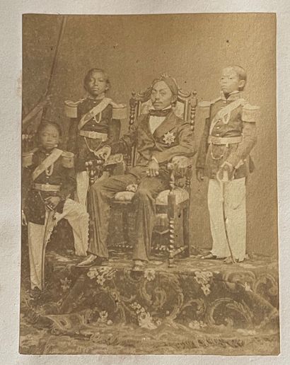 null JAVANESE PORTRAITS AND COURSE SCENES, Java, early 1860s

Folio, bound in dark...