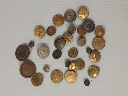 Réunion de boutons métalliques, XVIII-XIXe siècles