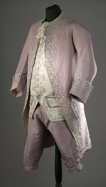 null French embroidered suit, said of King Louis XVI, suit, waistcoat and breeches,...