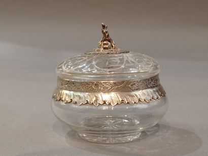 null Candy box in engraved crystal mounted in silver, Minerve mark

Decorated with...